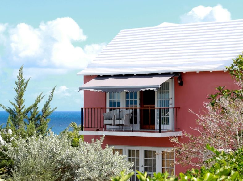 le cool roofing : abaisser les températures des bâtiments efficacement